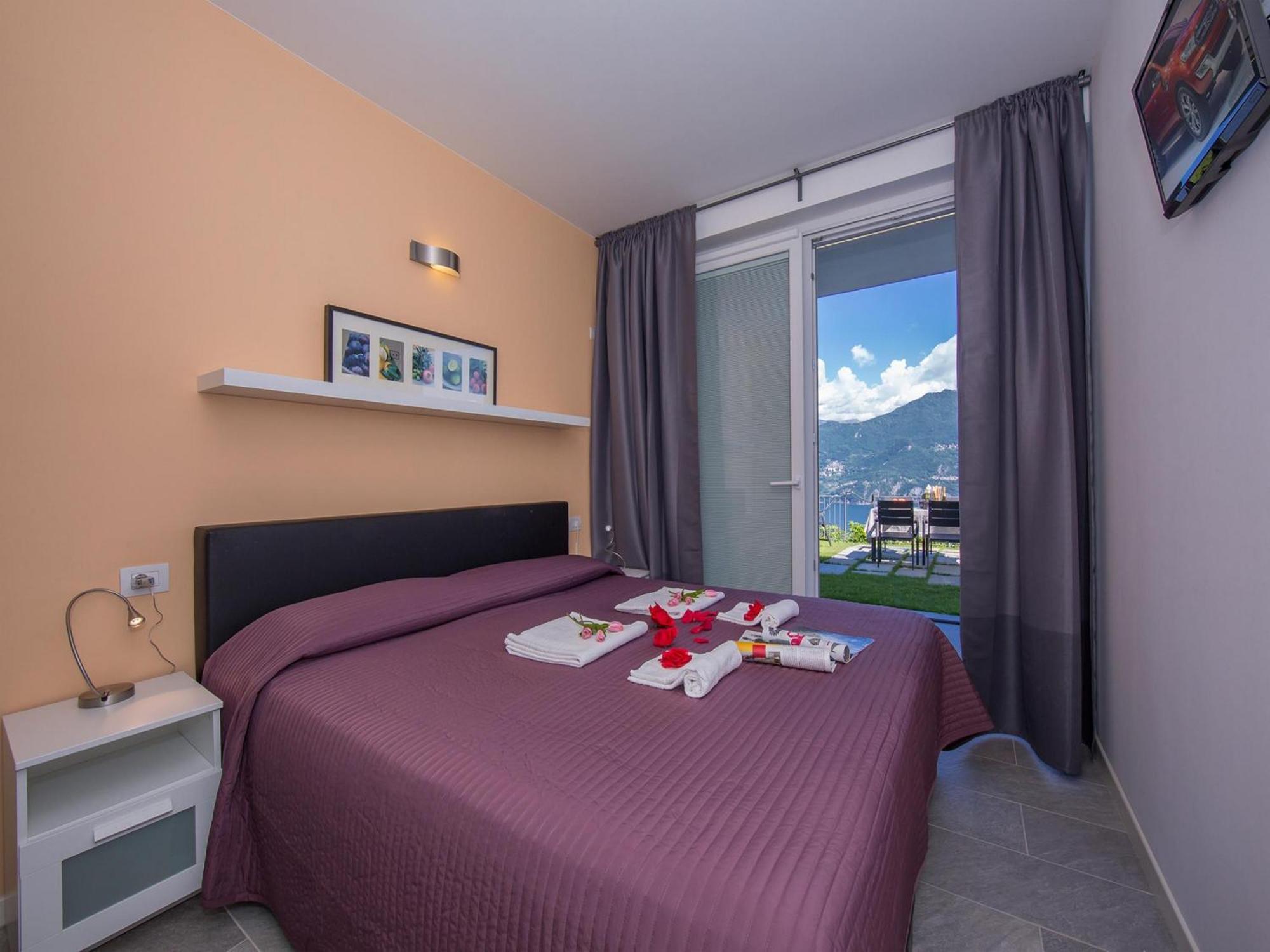 Casa Laura Apt 3 เมนาจโจ ภายนอก รูปภาพ