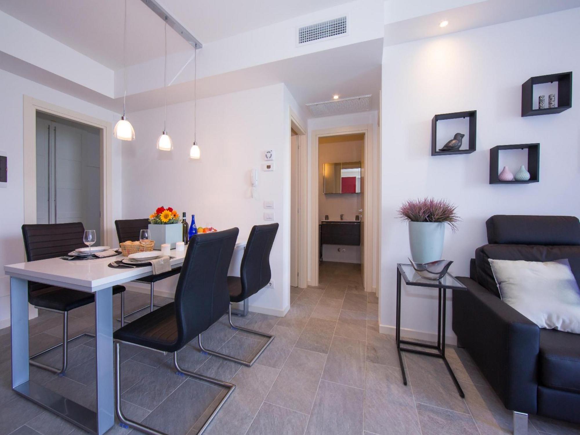 Casa Laura Apt 3 เมนาจโจ ภายนอก รูปภาพ